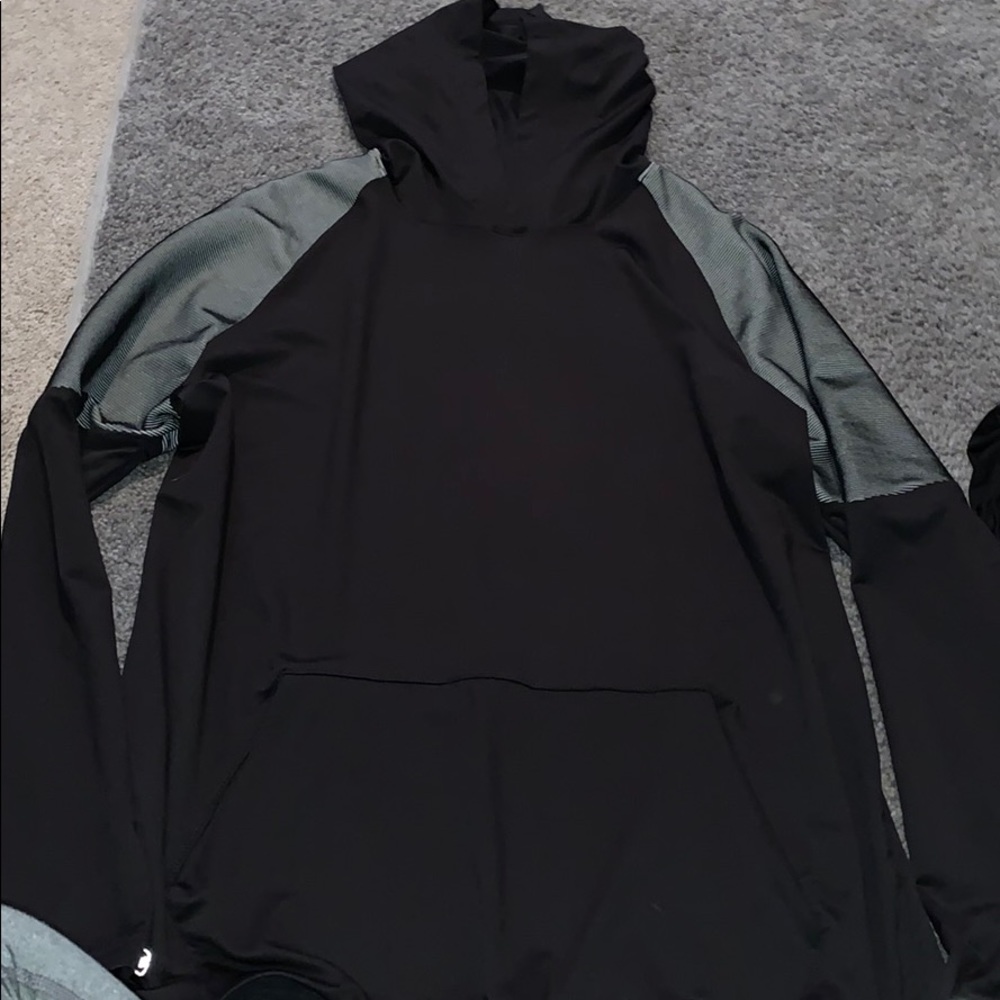 Russel hoodie.
